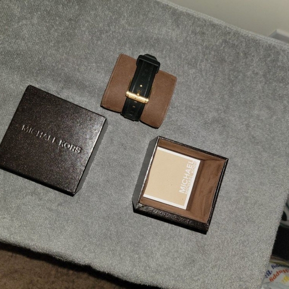 Michael Kors Watch MK8325 - Picture 2 of 4